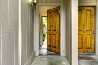 Photo #1: 20066739 Listing 