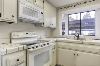 Photo #5: 20066739 Listing 