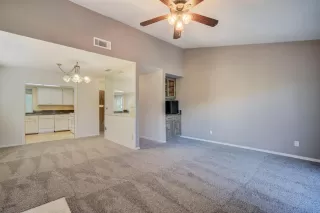 Photo #4: 20066918 Listing