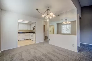 Photo #6: 20066918 Listing