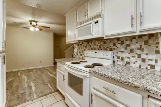 Photo #4: 20067027 Listing 