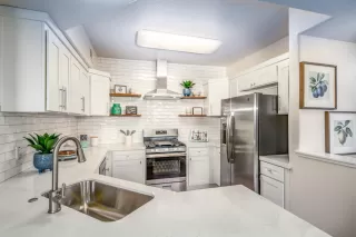 Photo #2: 20067032 Listing