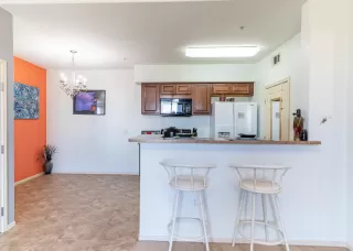 Photo #2: 20067245 Listing