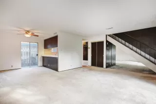 Photo #4: 20067717 Listing