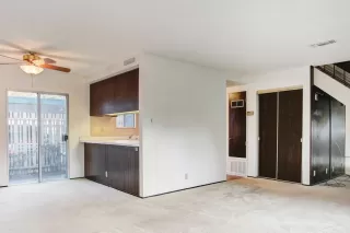 Photo #6: 20067717 Listing