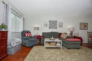 Photo #4: 20067868 Listing 