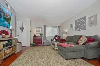 Photo #5: 20067868 Listing 