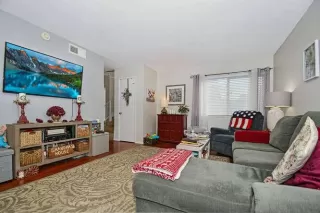 Photo #6: 20067868 Listing 