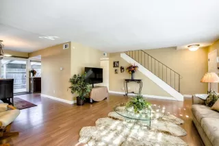 Photo #5: 20067955 Listing