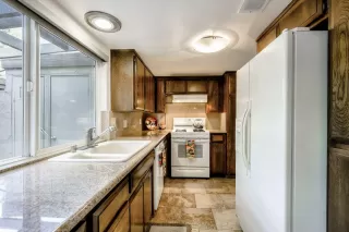 Photo #6: 20067955 Listing