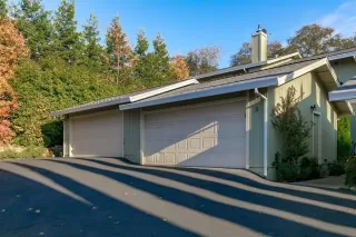 Photo #2: 20068073 Listing