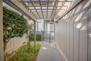 Photo #1: 20068206 Listing 