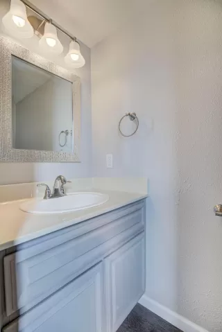 Photo #5: 20068206 Listing 