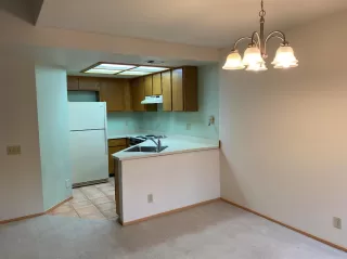 Photo #5: 20068799 Listing