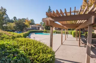 Photo #2: 20069449 Listing