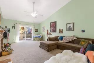 Photo #3: 20069548 Listing