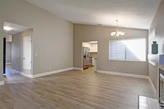 Photo #6: 20069640 Listing