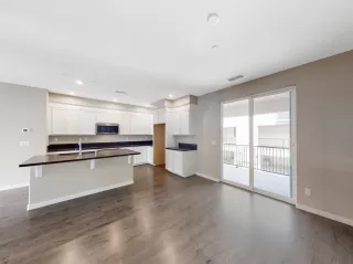 Photo #5: 20069741 Listing