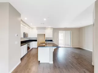 Photo #6: 20069741 Listing