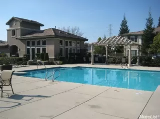 Photo #2: 20069935 Listing