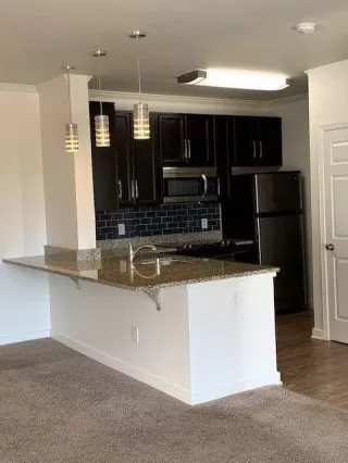 Photo #6: 20069935 Listing