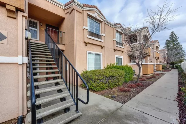 MLS: 20070115 Condo For Sale