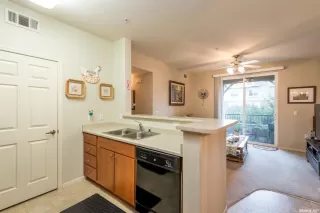 Photo #3: 20070420 Listing