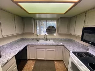 Photo #3: 20070729 Listing