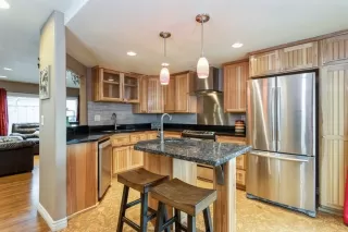 Photo #2: 20070985 Listing