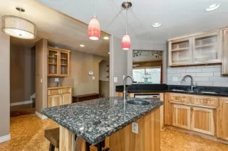 Photo #3: 20070985 Listing