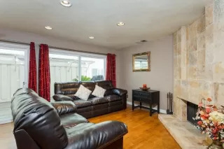 Photo #5: 20070985 Listing