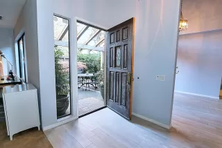 Photo #2: 20071006 Listing