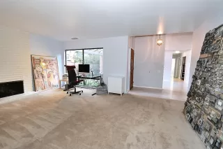 Photo #4: 20071006 Listing