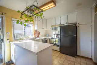 Photo #6: 20071359 Listing