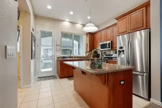 Photo #5: 20072164 Listing 