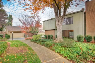 Photo #1: 20072181 Listing 