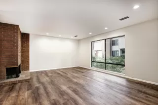 Photo #3: 20072181 Listing 