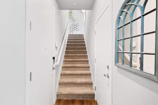 Photo #5: 20072366 Listing