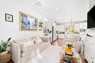 Photo #6: 20072366 Listing