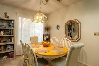 Photo #6: 20072529 Listing