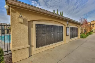 Photo #3: 20072558 Listing 