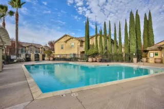Photo #4: 20072558 Listing 