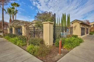 Photo #5: 20072558 Listing 