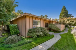 Photo #1: 20072563 Listing