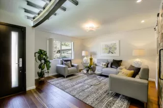 Photo #4: 20072563 Listing