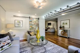 Photo #5: 20072563 Listing