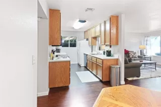 Photo #6: 20072638 Listing 