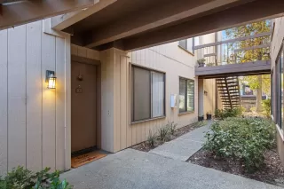 Photo #4: 20073157 Listing