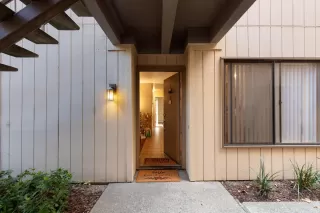 Photo #5: 20073157 Listing