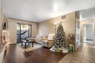 Photo #6: 20073157 Listing